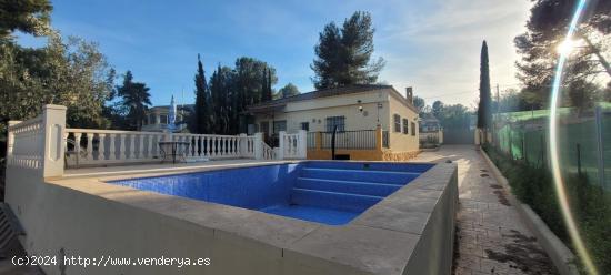  Chalet independiente en venta Pedralba - VALENCIA 