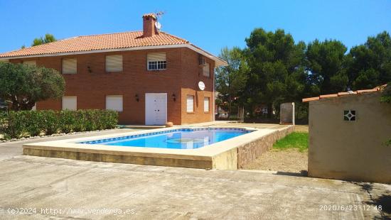 CHALET CON 1800M DE PARCELA - ALICANTE