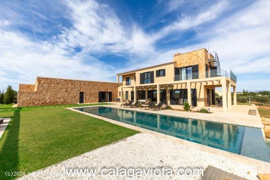 Exclusiva villa cerca de Ses Salines - BALEARES