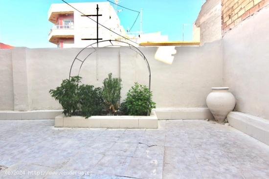 Piso en planta baja con patio de 60 M² !! - MURCIA