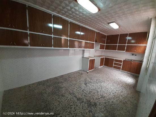 Edificio en venta para reformar - ALICANTE