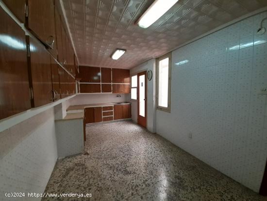 Edificio en venta para reformar - ALICANTE