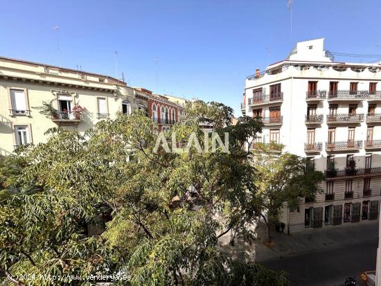 Se Vende  Excelente Piso en Calle Conde Salvatierra - VALENCIA