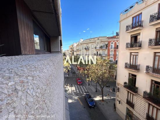  Se Vende Espectacular Piso en Zona de Cirilo Amoros - VALENCIA 