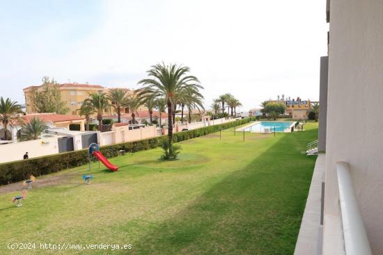 APARTAMENTO CON VISTAS LATERALES AL MAR EN PUNTA PRIMA. 2 DORM. PISCINA COMUNITARIA. 89 M2. - ALICAN