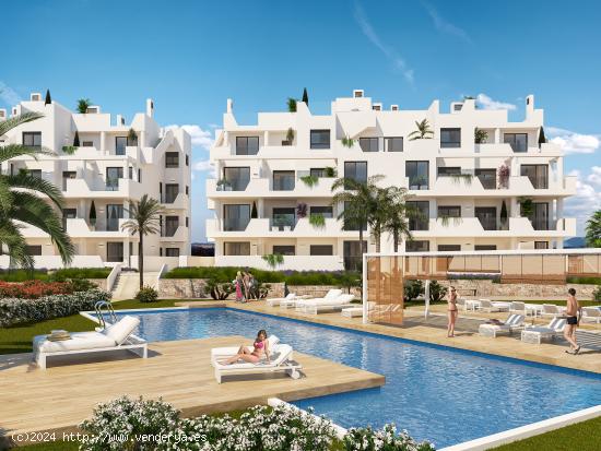 Piscina más grande de Europa en un resort único con apartamentos en planta baja en la Costa Cálid