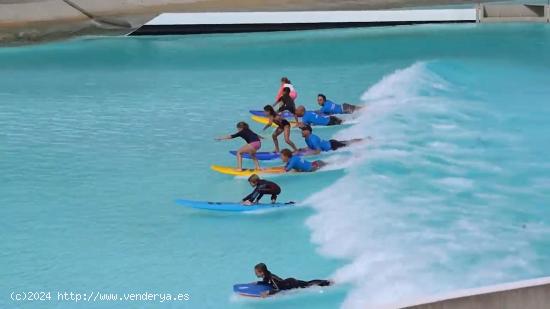 Paraíso del golf y el surf en un lugar de ensueño con casas adosadas esquineras de planta baja y a