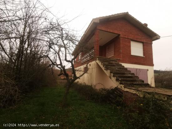 CASA RUSTICA CON TERRENO EN NAVATEJERA - LEON