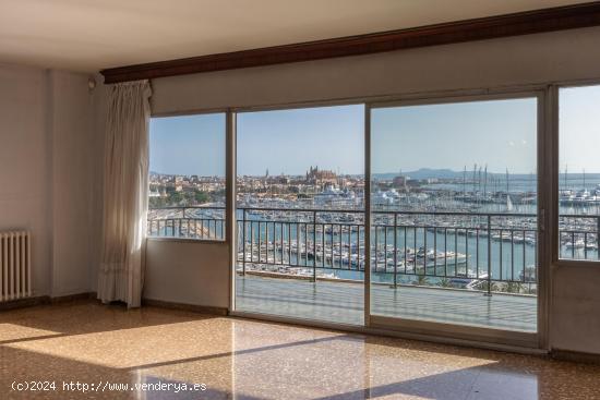 Piso con vistas panorámicas al puerto marítimo de Palma - BALEARES