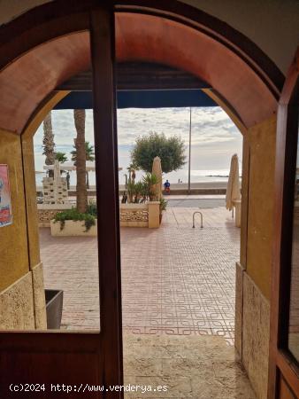 VENTA O ALQUILER DE EXCELENTE LOCAL COMERCIAL EN 1ª LINEA DE PLAYA CAMPELLO - ALICANTE