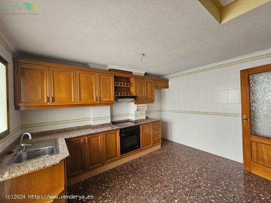 SE VENDE PISO CON ASCENSOR EN LA ZONA NUEVA - NOVELDA (ALICANTE) - ALICANTE