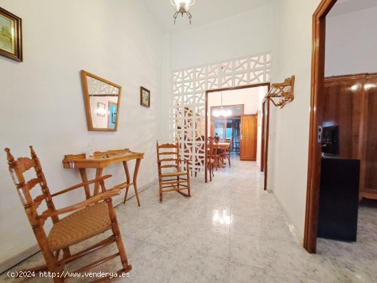 Casa esquinera en venta en La Pobla Llarga. Amplia, funcional  y bien conservada!! - VALENCIA