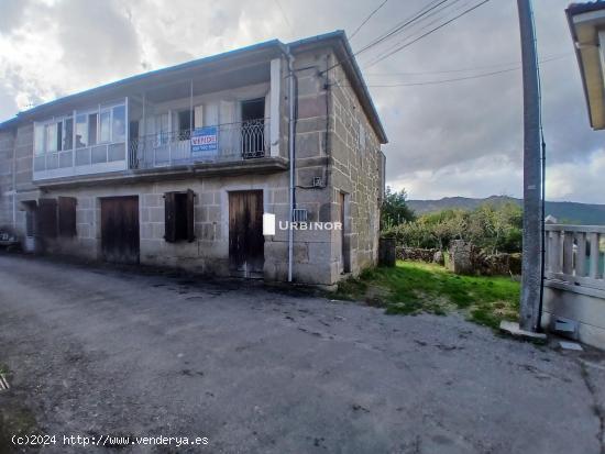 Típica CASA gallega en Piedra, rehabilitada parcialmente, Ayto. PORQUEIRA - ORENSE