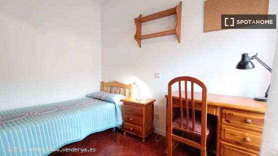 Se alquila habitación en apartamento de 4 dormitorios en Getafe - MADRID