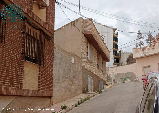 SOLAR EN LA ZONA DEL FARO - MURCIA