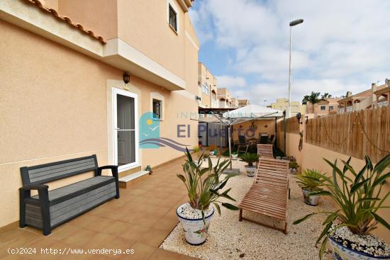 ENCANTADOR DÚPLEX CON PISCINA PRIVADA Y AMPLIA PARCELA EN EL ALCOLAR – REF 775 - MURCIA