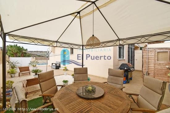 ENCANTADOR DÚPLEX CON PISCINA PRIVADA Y AMPLIA PARCELA EN EL ALCOLAR – REF 775 - MURCIA