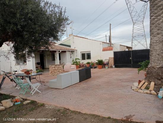  Estupenda casa de campo bien comunicada para entrar a vivir - ALICANTE 