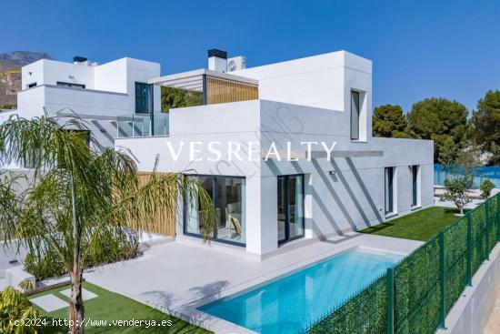 VILLA EN CALLE AMSTERDAM, FINESTRAT - ALICANTE