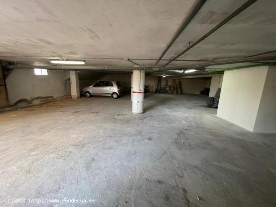 Plaza de garaje en 1ª línea de playa de Poniente, zona Las Yucas, a 10 minutos del centro de Águi