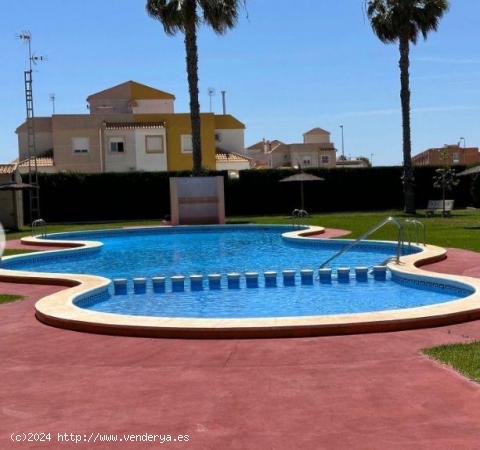 Magnifico Chalet pareado con increíble diseño en urbanización privada con piscina - ALICANTE