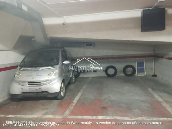 Plaza de parking para coche pequeño. - BARCELONA