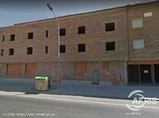 EDIFICIO EN CONSTRUCCIÓN EN CAMARENA