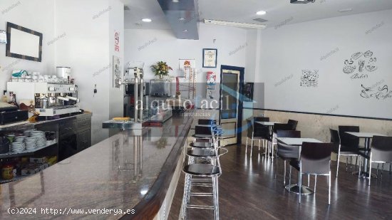 SE TRASPASA BAR CAFETERIA EN ZONA INDUSTRIA POR 25000€ Y 400€ ALQUILER