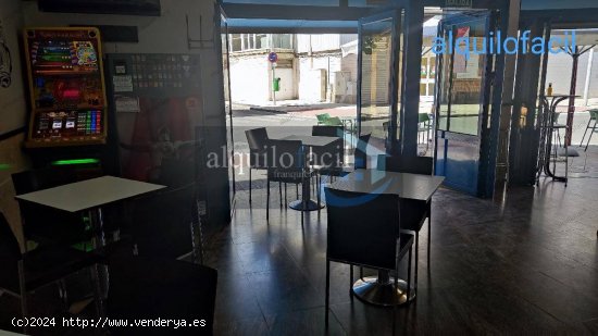 SE TRASPASA BAR CAFETERIA EN ZONA INDUSTRIA POR 25000€ Y 400€ ALQUILER