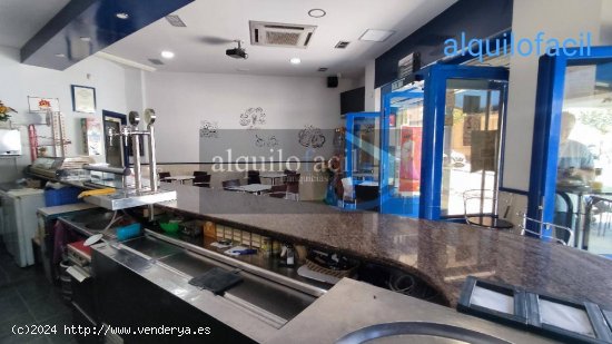 SE TRASPASA BAR CAFETERIA EN ZONA INDUSTRIA POR 25000€ Y 400€ ALQUILER