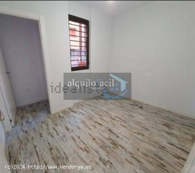 SE VENDE PISO BAJO CON GARAJE EN PLAZA DE LA MANCHA DE 3 DORMITORIOS POR 200000€