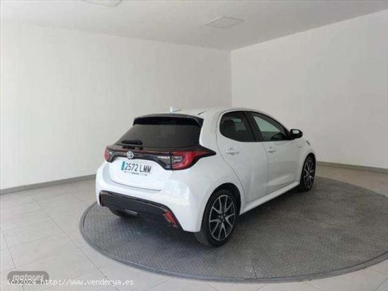 Toyota Yaris 120h 1.5 Style Plus de 2021 con 61.843 Km por 22.400 EUR. en MADRID