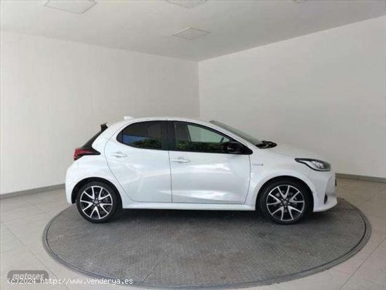 Toyota Yaris 120h 1.5 Style Plus de 2021 con 61.843 Km por 22.400 EUR. en MADRID