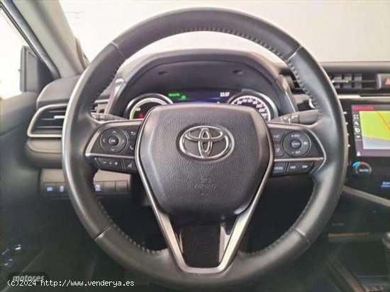 Toyota Camry Hibrido Luxury Aut. de 2019 con 59.135 Km por 28.990 EUR. en MADRID