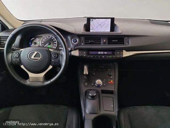 Lexus CT 200h Executive de 2019 con 50.274 Km por 23.890 EUR. en MADRID