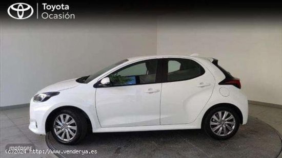 Toyota Yaris 120h 1.5 Active Tech de 2023 con 15.578 Km por 21.400 EUR. en MADRID