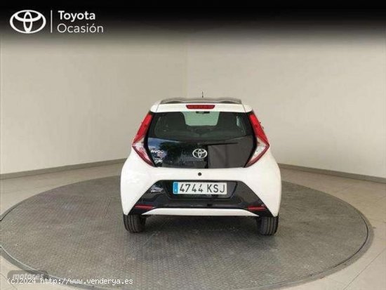 Toyota Aygo 70 X-play de 2018 con 66.354 Km por 10.800 EUR. en MADRID