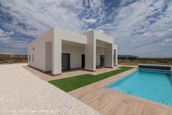 VILLAS DE OBRA NUEVA EN PINOSO - ALICANTE