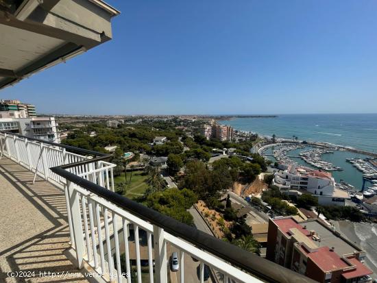 APARTAMENTO CON UNAS VISTAS AL MAR QUE TE HACEN SENTIR COMO SI VIVIERAS EN UN BARCO - ALICANTE