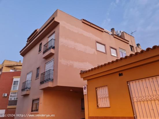 Atico con 38 m2 de terraza - MURCIA