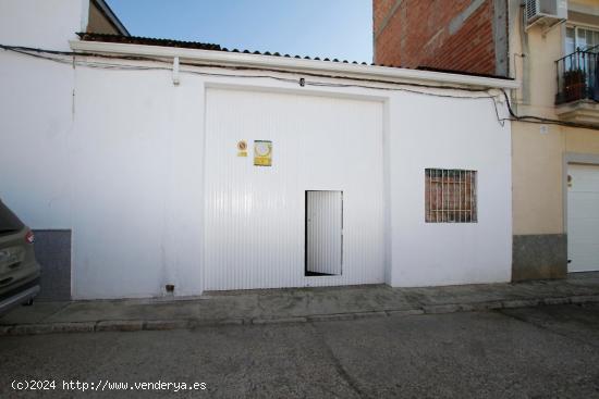 Nave industrial totalmente diafana - BADAJOZ