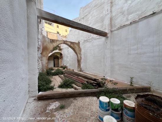 SOLAR EN CASCO ANTIGUO LLIRIA - VALENCIA