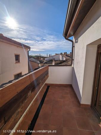 Venta  de casa en Villatuerta - NAVARRA