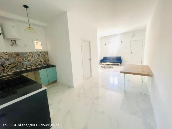 SE VENDE APARTAMENTO CON 1 DORMITORIO A 15 METROS DE LA PLAYA LEVANTE EN BENIDORM! - ALICANTE