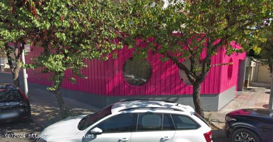 LOCAL COMERCIAL EN VENDA A IGUALADA - BARRI LES FLORS - PÀRQUING DE 393m2 - BARCELONA