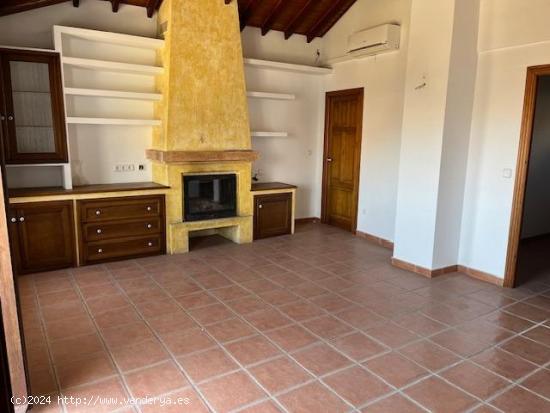 Bonita vivienda de 2 dormitorio 2 baños a escasos metros de la playa en Villajoyosa - ALICANTE