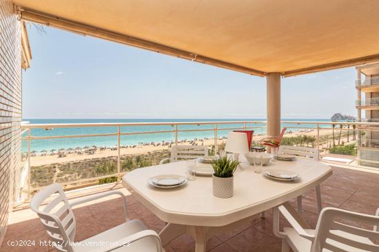 APARTAMENTO CON DOS DORMITORIOS Y AMPLIA TERRAZA EN PRIMERA LÍNEA DE PLAYA - CASTELLON