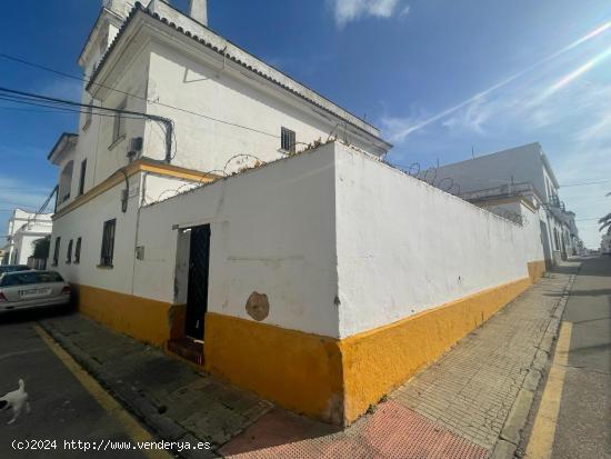 se vende suelo urbano centrico en Barbate - CADIZ