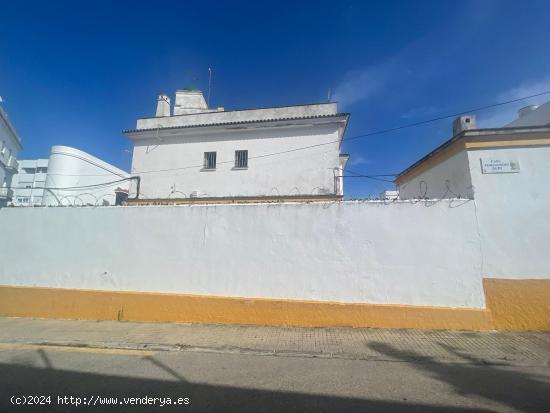 se vende suelo urbano centrico en Barbate - CADIZ