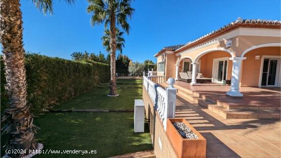 SE VENDE AMPLIA VILLA SITUADA EN LA PRECIOSA ZONA DEL MONTGO. - ALICANTE